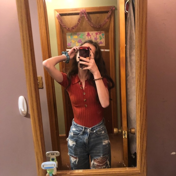 Button-collared orange blouse - Picture 2 of 7